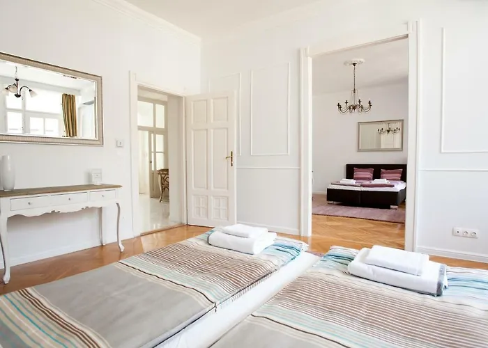 Chic & Charm Apartment